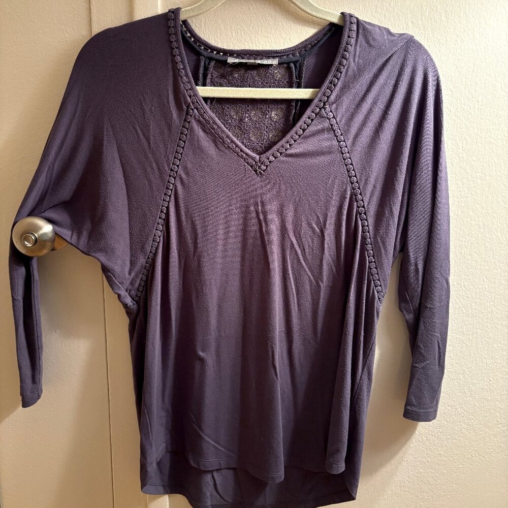 Daniele Rainn gray long-sleeve top, with intricate embroidery in back, XS